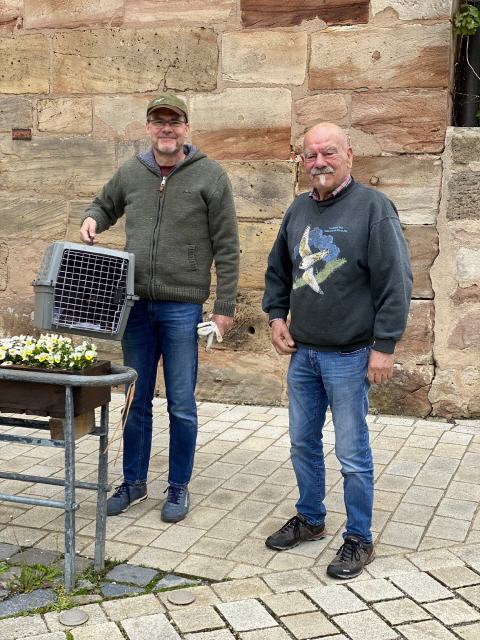 Vor der Kirche in Roßtal